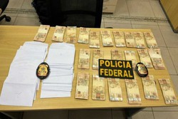 Durante a operao, os policiais encontraram a R.650,00 mil reais em espcie 