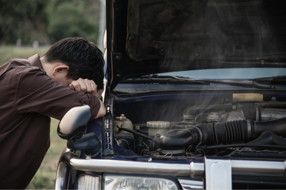 O mercado de carros usados pode ser uma tima maneira de adquirir o primeiro veculo (Foto: Freepik/Jcomp)