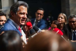 Haddad durante entrevista  imprensa em Nova York nesta segunda-feira (23/09)