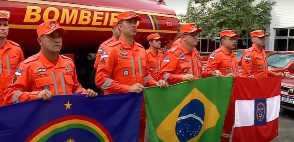 Bombeiros vo embarcar em misso  (Foto: Reproduo/ TV Guararapes)