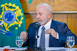 Ele tem que pedir desculpas ao Brasil e a mim, diz Lula sobre Milei (Crdito:  Ricardo Stuckert / PR)