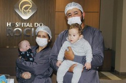 
Beb sobrevive a acidente em rodovia 5 meses aps cirurgia de separao do irmo siams 