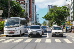 Prefeitura de Jaboato vai interditar trecho da Avenida Bernardo Vieira de Melo para execuo de obras (Foto: Chico Bezerra/PJG)