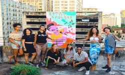 No Recife, crew de mulheres grafiteiras cria megamural em homenagem  rapper Bione (Foto: Divulgao/Raquel Suspira)
