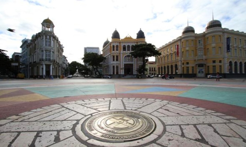 O Recife se destaca como o municpio mais competitivo entre todas as cidades do Norte,  Nordeste e Centro-Oeste (Foto: Arquivo/DP)