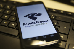 Receita Federal abre consulta ao ltimo lote da restituio; confira (Crditos: Agncia Brasil)