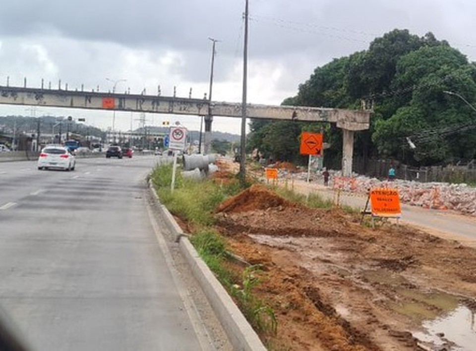 Passarela de pedestsres da BR-232 ser demolida  (Foto: Arquivo)