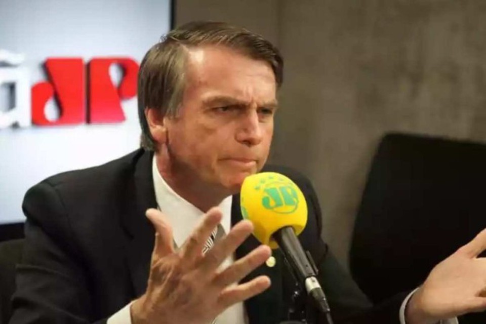 
Ex-presidente Bolsonaro durante entrevista a um programa da emissora  (foto: Jovem Pan/Reproduo)