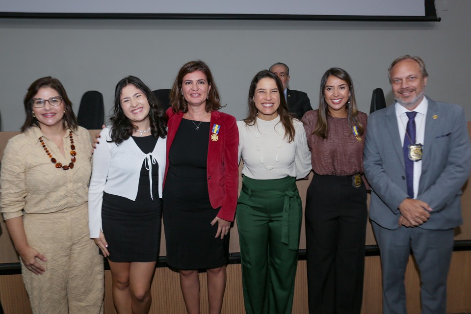 Governadora raquel Lyra e demais autoridades partiparam de solenidade (Foto: Rafael Vieira/DP)