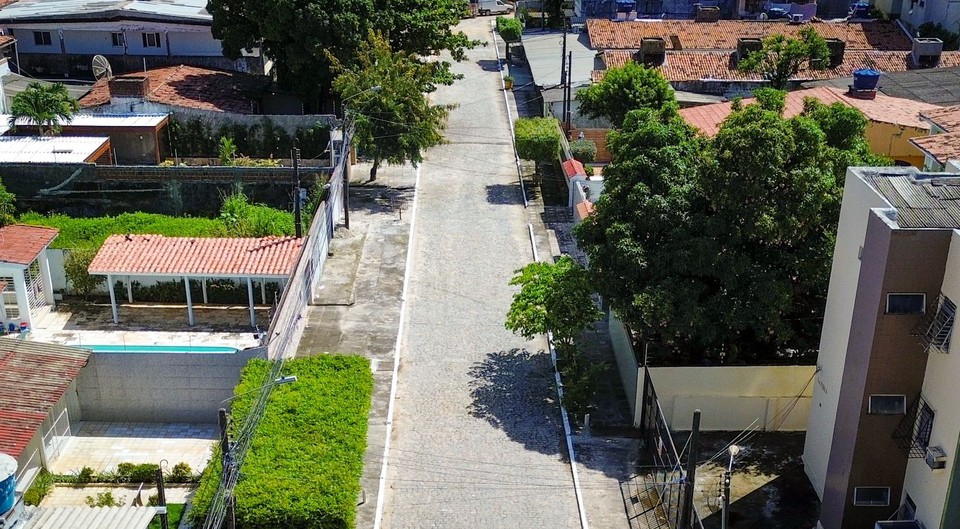 Logradouros alagavam quando chovia e agora, graas ao servio de drenagem, no enfrentam mais o problema (Foto: Divulgao)