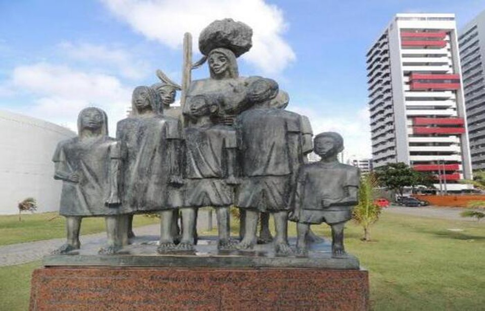 Obra  atrao no Parque Dona Lindu  (Foto: Reproduo)