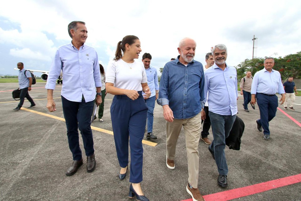 Chegada do presidente Lula  acompanhada por Raquel Lyra (Ed Machado/Secom)