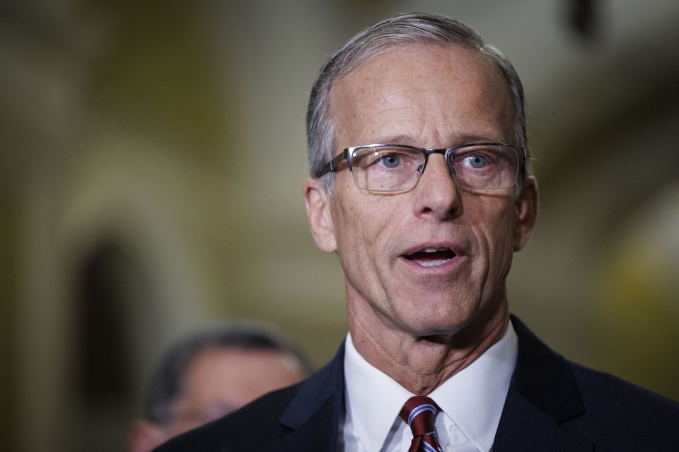 John Thune foi eleito o lder do partido dos republicanos no Senado dos Estados Unidos (foto: TING SHEN/AFP)