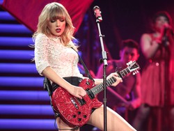 Taylor Swift est entre os 10 guitarristas mais influentes do mundo; veja lista completa  (foto: Reproduo/Redes sociais )