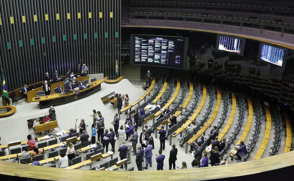 Cmara dos Deputados concluiu regulamentao da reforma tributria na ltima quarta-feira (30) (Mrio Agra/Cmara dos Deputados)