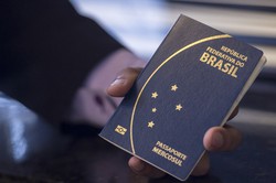 Polcia Federal d orientaes sobre como emitir passaporte de forma segura (Foto: Arquivo/Agncia Brasil)