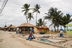 Altos e baixos na rota do vero: saiba como esto as estradas que levam at Porto de Galinhas, Muro Alto e Carneiros (Foto: Marina Torres/DP)