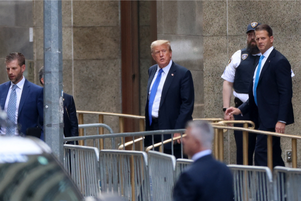 O ex-presidente dos EUA e candidato presidencial republicano Donald Trump deixa a Trump Tower na cidade de Nova York (Crdito: Kena Betancur / AFP)