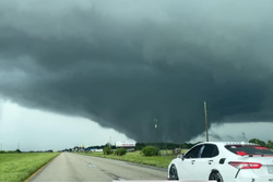 O risco de tornados vai aumentar ao longo da manh e tarde de hoje