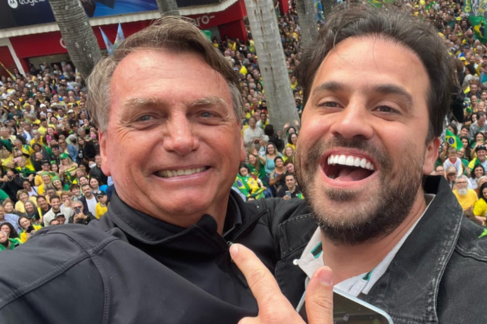 Nas eleies de 2022, o ex-presidente Jair Bolsonaro e Pablo Maral chegaram a acertar um acordo para o autodenominado ex-coach para ficar responsvel pelas redes sociais do candidato, mas acabou cuidado apenas da do Partido Liberal (Crdito: Reproduo/Redes Sociais)