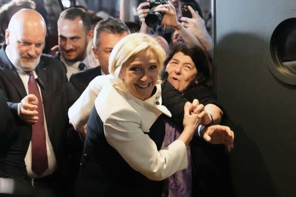  (Marine Le Pen, lder do mesmo partido, chega para a festa da eleio, que no aconteceu, na capital francesa
(foto: Dimitar Dilkoff/AFP))