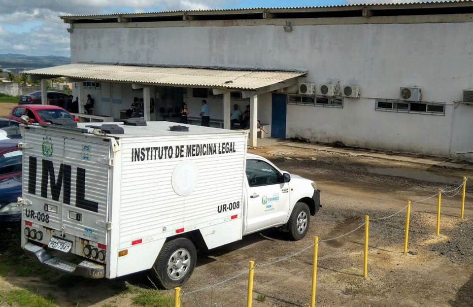 Os corpos da vtima e do suspeito foram encaminhados ao IML de Caruaru, no Agreste do Estado (Foto: Reproduo/Redes Sociais )