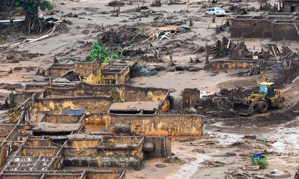 Rompimento de barragem em Mariana, em Minas Gerais, ocorreu em 2015 (foto: Antonio Cruz/ Agncia Brasil)