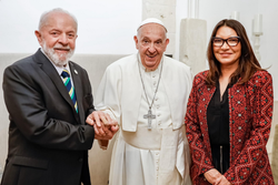 
Lula e Janja se encontram com o Papa Francisco