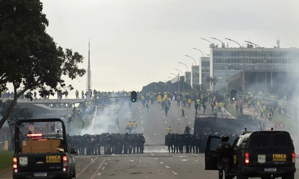 

Acordo proposto pela Procuradoria da Repblica prev que acusados reconheam participao nos atos golpistas e paguem multa de R$ 5 mil  (foto: Joedson Alves/Agencia Brasil)