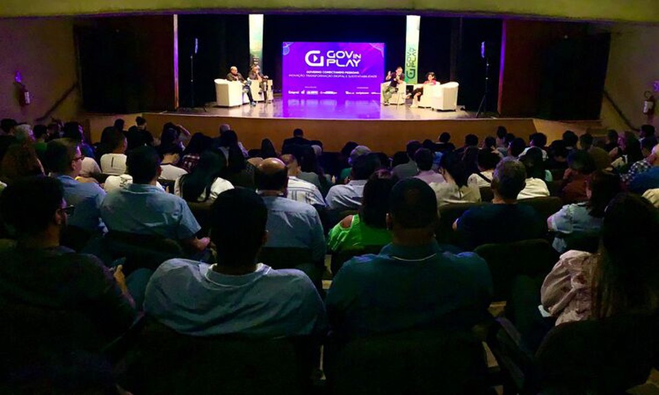 Um evento que rene gestores pblicos e privados para pensar, construir e discutir melhorias das polticas pblicas para cuidar das pessoas (Foto: Heudes Rgis/Prefeitura do Recife)