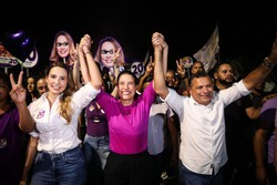 Governadora Raquel Lyra participou de ato em Carpina, ao lado da candidata Eduarda Gouveia (Podemos)