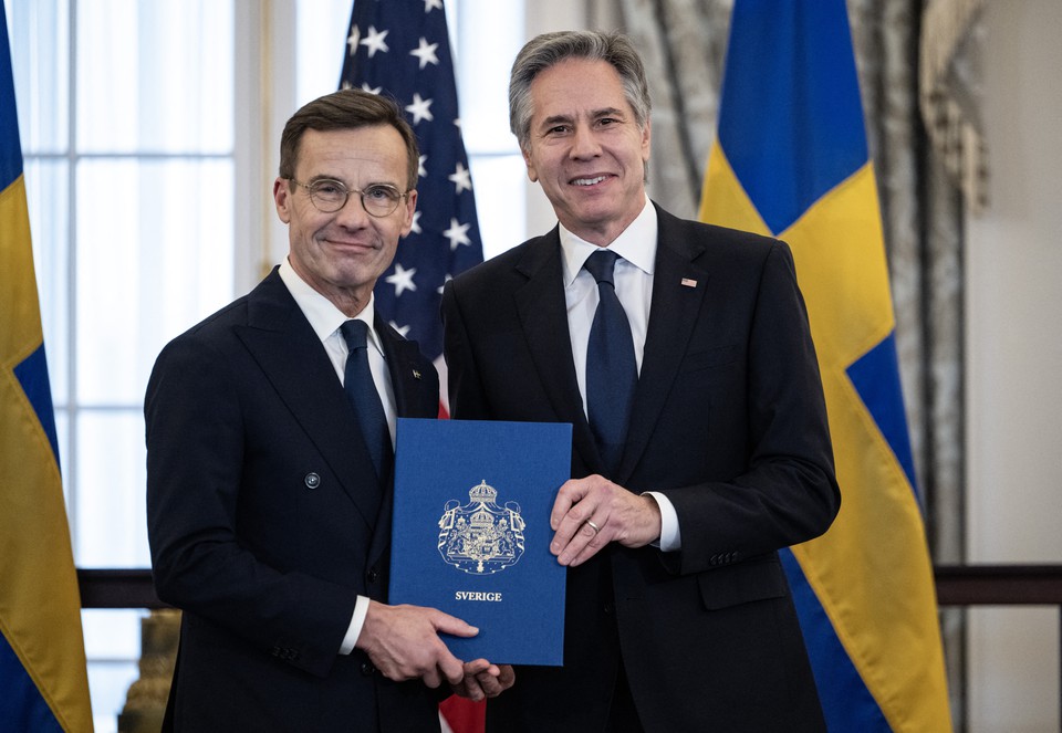 O secretrio de Estado dos Estados Unidos, Antony Blinken, que entregou ao primeiro-ministro sueco o instrumento de acesso  OTAN (foto: ANDREW CABALLERO-REYNOLDS / AFP)