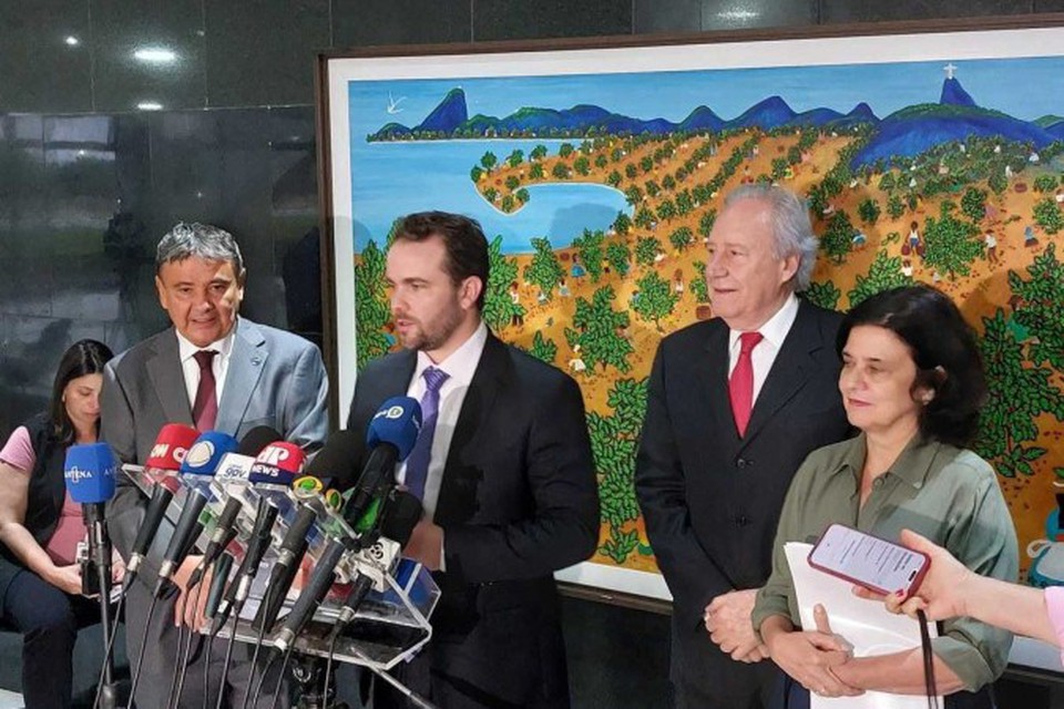 
Reunio liderada pelo presidente Lula tratou das prximas medidas sobre bets. Deciso  por aguardar o bloqueio das plataformas irregulares na semana que vem antes de tomar novas aes  (foto: Victor Correia/CB/D.A. Press)