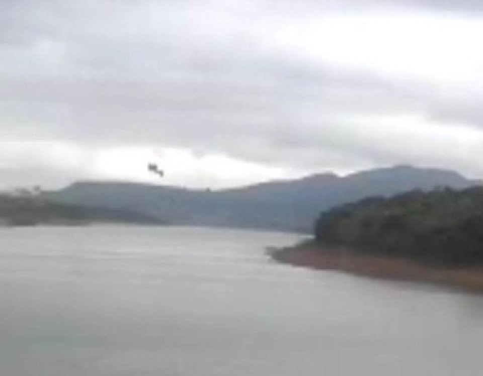 Vdeo flagrou momento da queda do helicptero em Escarpas do Lago (Crdito: Cmera de Segurana)
