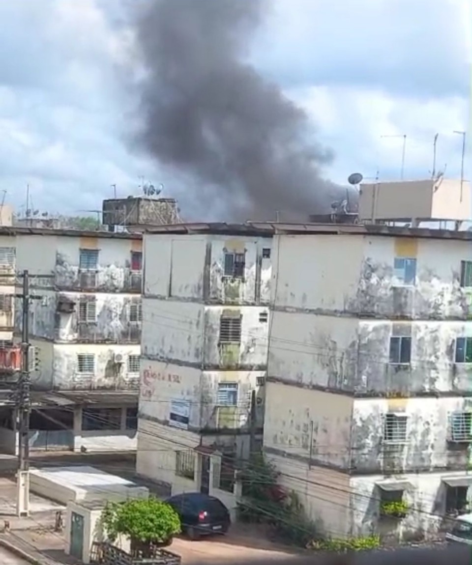 Fumaa foi observada em prdio residencial  (Foto: Redes Sociais )