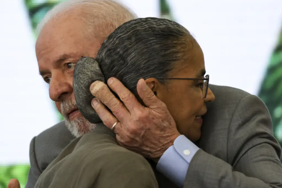 Lula e Marina estiveram em uma reunio de emergncia na sede do Ibama  (Crdito: Marcelo Camargo/Agncia Brasil)