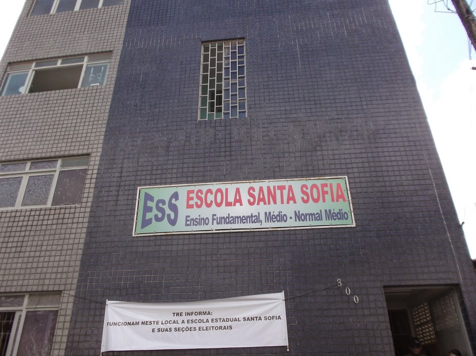 Escola Santa Sofia fica em Camaragibe  (Foto: Governo de Pernambuco )