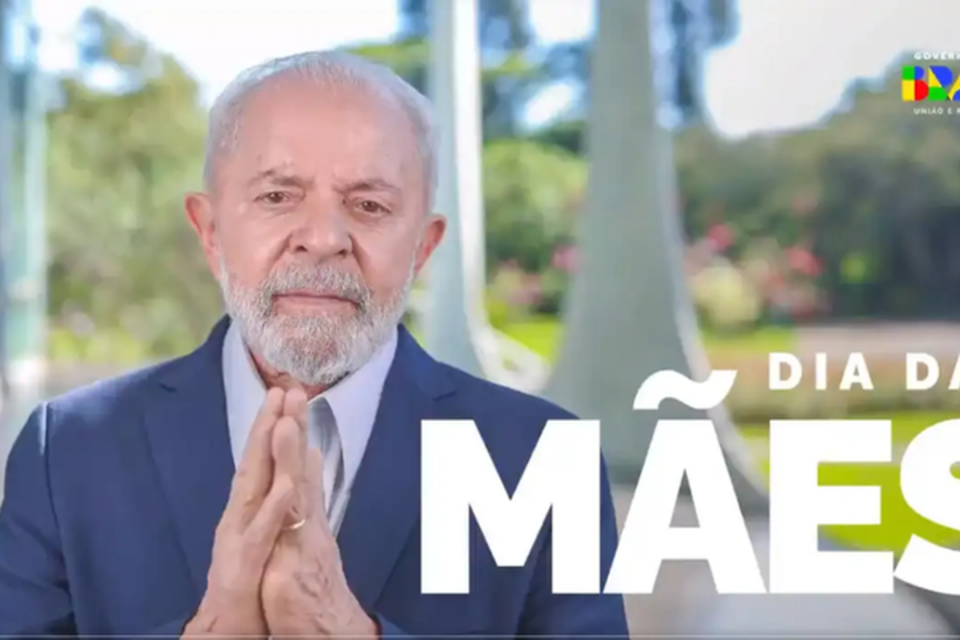 Lula disse ''estamos juntos para recuperar e reconstruir o que foi destrudo: cidades, casas, pontes e rodovias'' (Crdito: Ricardo Stuckert / PR)