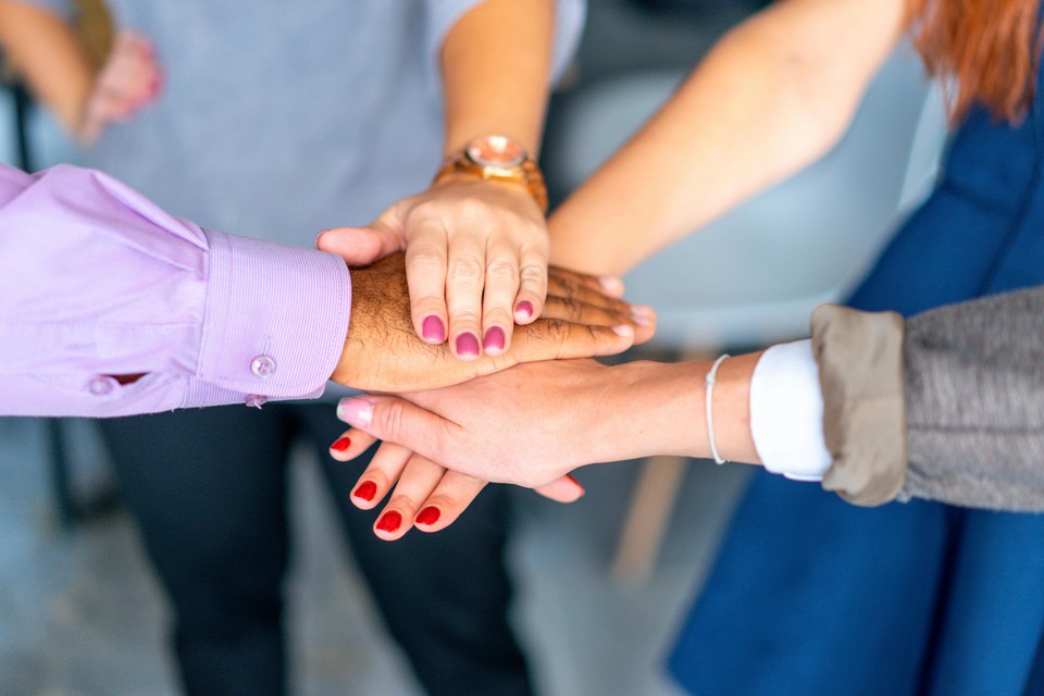 Dia do Amigo  celebrado em 20 de julho (Foto: Pexels)