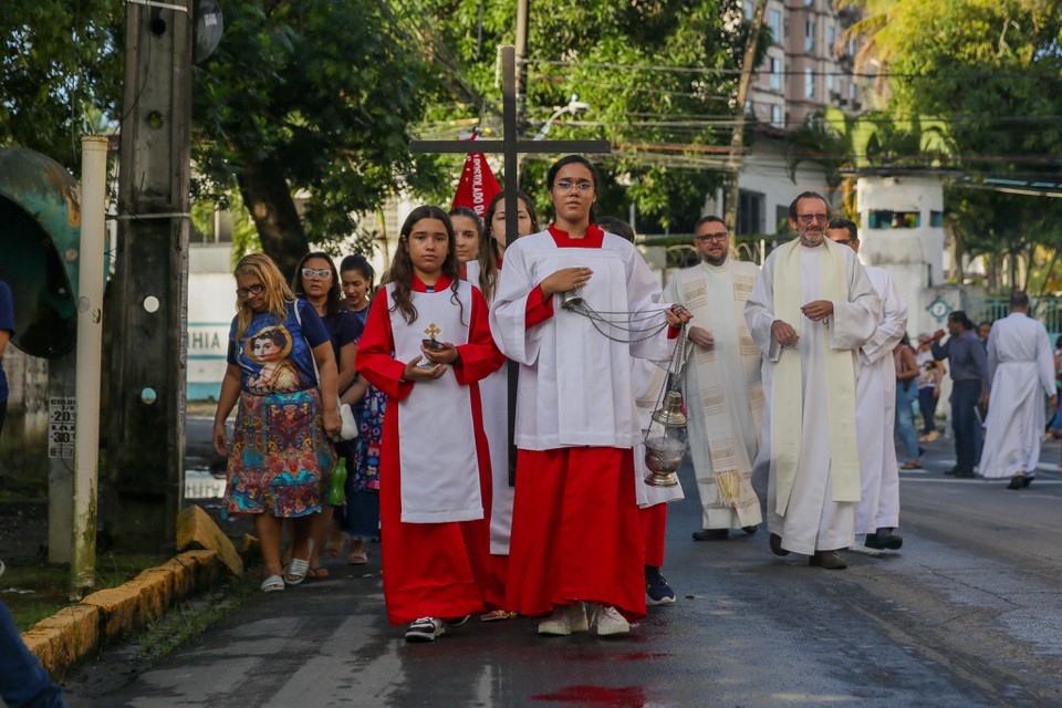 Procisso homenageou So Joo, no Recife  (Foto: Rafael Vieira/DP)