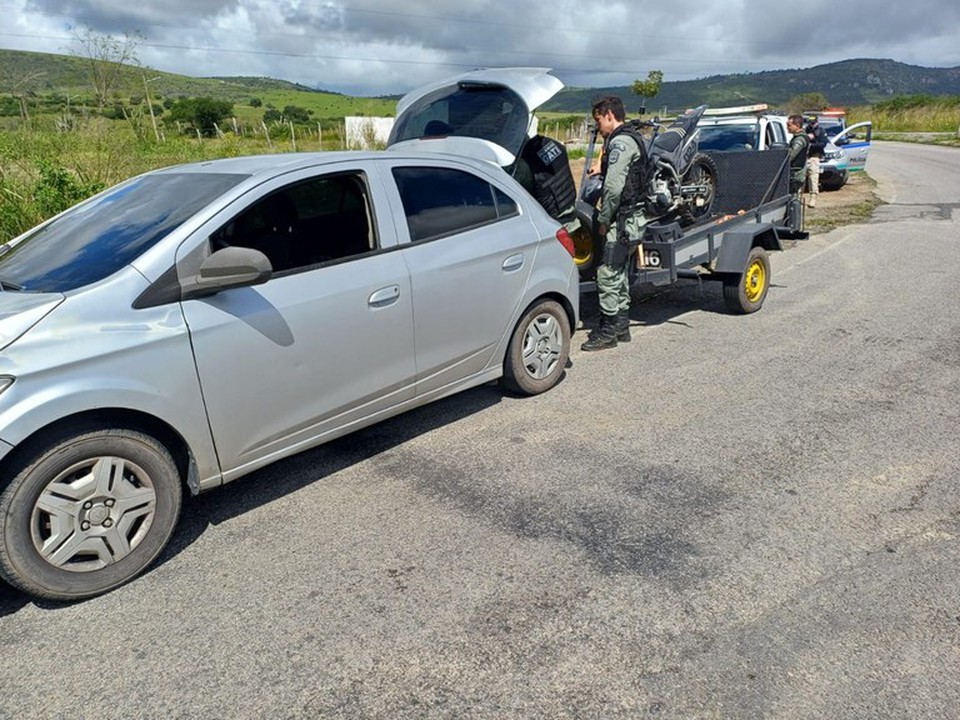 Os agentes da PRF identificaram os veculos em municpios do interior como Bezerros, Serra Talhada e Ribeiro (Foto: Divulgao/PRF)