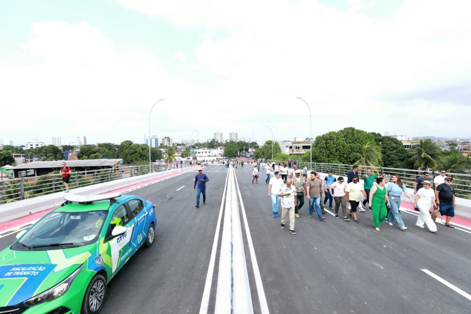 Nova ponte est aberta ao trfego  (Foto: Prefeitura do Recife)