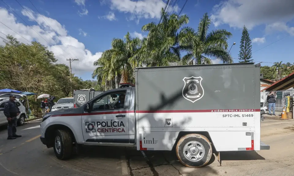 Aeronave turbolice da marca francesa ATR, da empresa Voepass (antiga Passaredo), caiu em Vinhedo, prximo a Campinas (Foto: Paulo Pinto/Agncia Brasil)