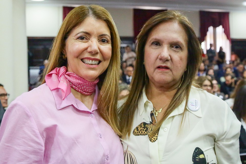 Andrea Epaminondas Tenrio de Brito e ngela Cristina de Nores Lins Cavalcanti (Foto: Rafael Vieira/DP)