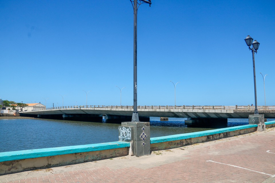 O valor da licitao para manuteno da ponte  de R$ 14,3 milhes  (Foto: Marina Torres/DP Foto)