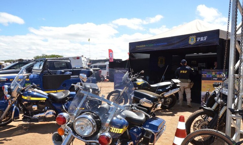 o evento ter a exposio de viaturas histricas, apresentadas por policiais rodovirios federais aposentados (Foto: Divulgao/PRF)