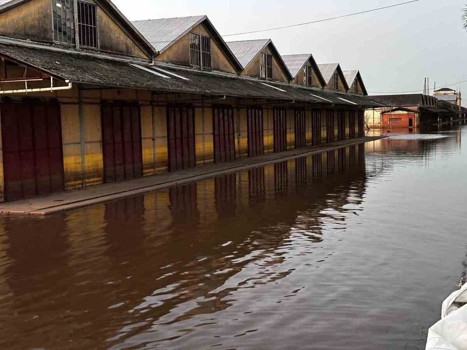 
RS no deve sofrer com fortes chuvas no fim de semana e ter tempo livre em regies que foram inundadas, facilitando os trabalhos de limpeza  (foto: Henrique Lessa / CB / DA Press)