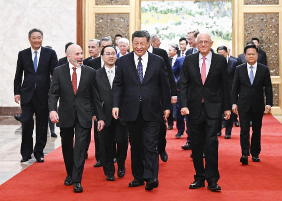 Xi Jinping rene-se com representantes das comunidades empresarial, estratgica e acadmica dos EUA no Grande Palcio do Povo em Beijing, capital da China, em 27 de maro de 2024 (Foto: Xinhua/Shen Hong)