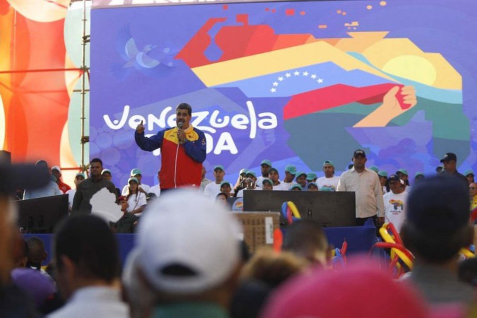 O presidente da Venezuela, Nicols Maduro, fala durante a campanha de encerramento antes do referendo para a defesa do territrio de Essequibo (Foto: Pedro Rances Mattey / AFP)