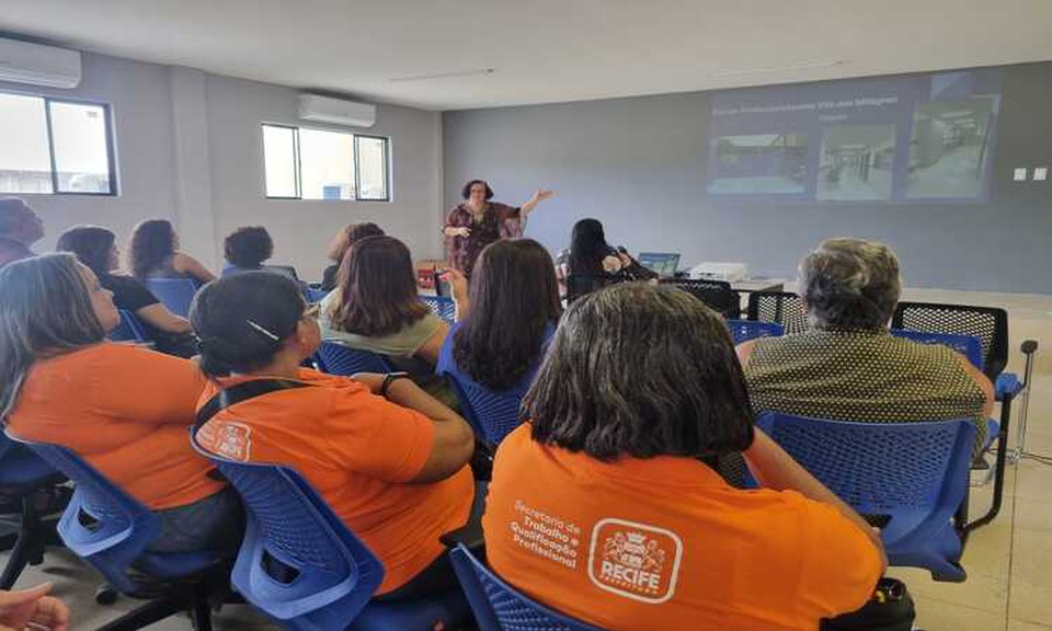 Gestores e instrutores das 17 Escolas Profissionalizantes do Recife  participaram de reunio preparatria para o incio do segundo semestre letivo do ano (Foto: Ascom/STQP)